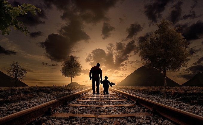 Pai e filho na estrada de ferro Pai e filho na estrada de ferro