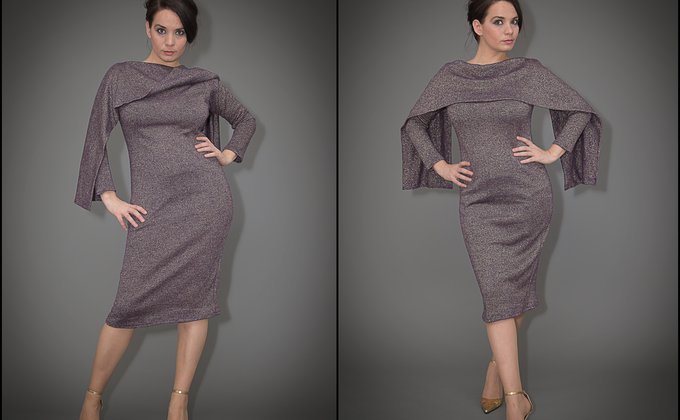 Mulher de vestido cinza Mulher de vestido cinza